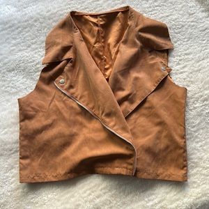 Cognac cropped thin vest